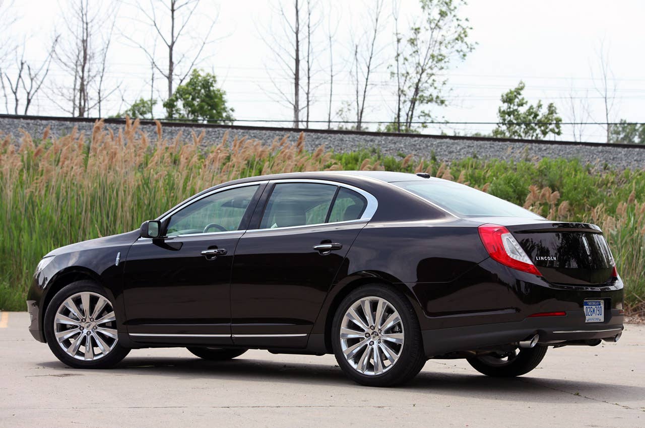 2013 Lincoln MKS EcoBoost rear 3/4 view