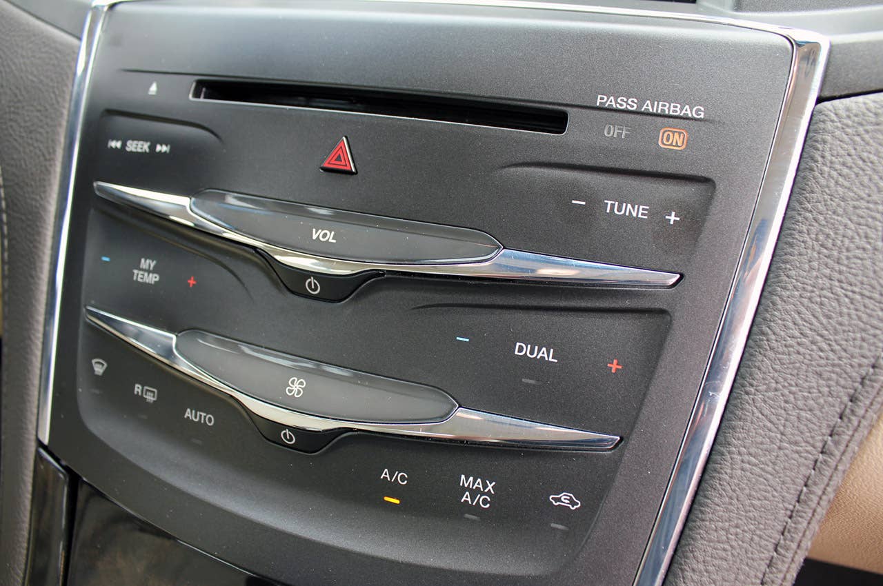 2013 Lincoln MKS EcoBoost instrument panel