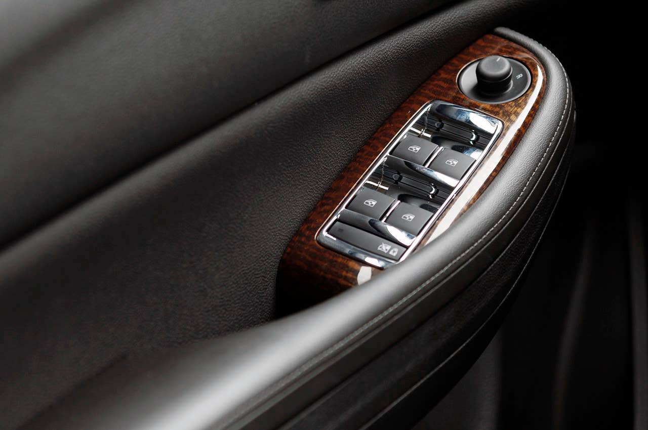 2013 Chevrolet Malibu Eco door controls
