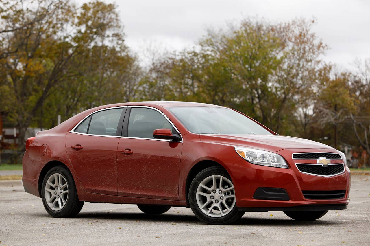 2013 Chevrolet Malibu Eco front 3/4 view