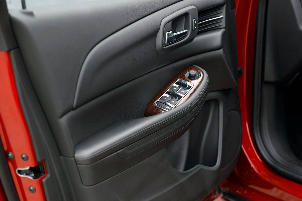 2013 Chevrolet Malibu Eco door