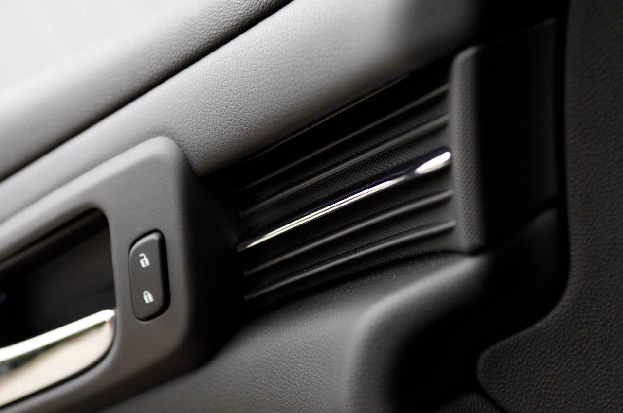 2013 Chevrolet Malibu Eco door trim