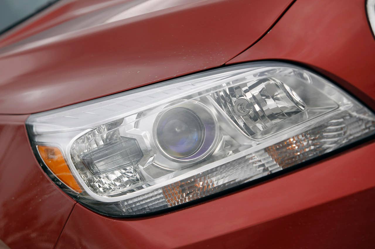 2013 Chevrolet Malibu Eco headlight