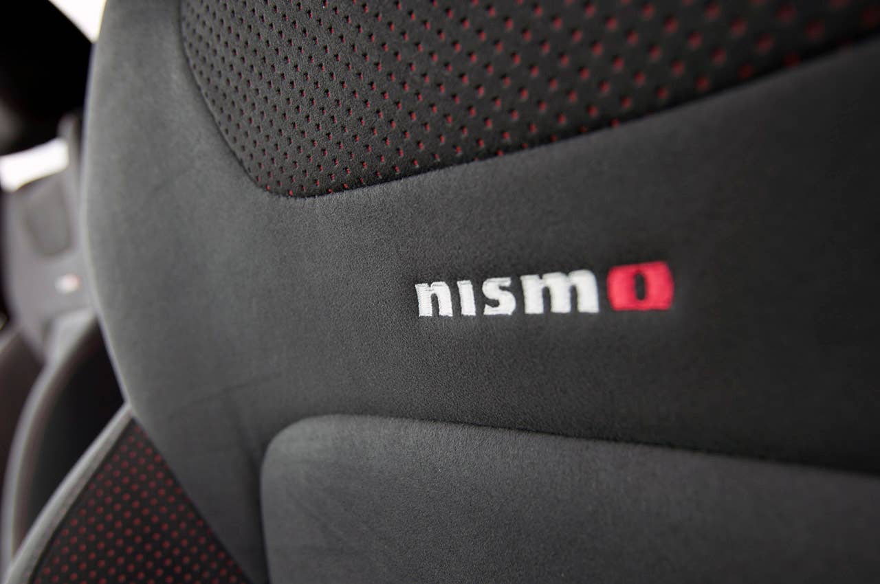 2013 Nissan Juke Nismo seats