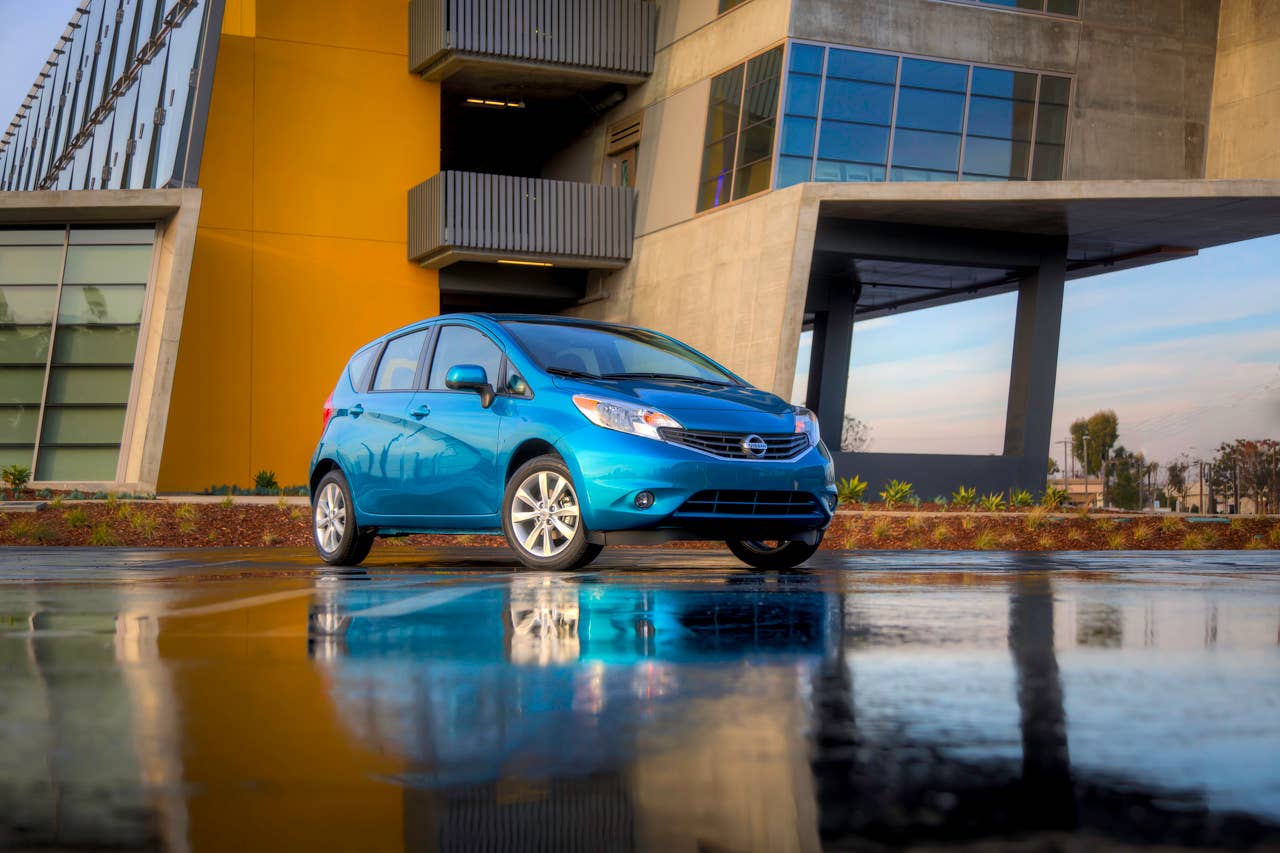 The all-new Versa Note is offered in a range of well-equipped grade levels: S, S Plus and SV, along with top-of-the-line SL Packages. Each is equipped with an advanced 1.6-liter DOHC 4- cylinder engine with dual fuel injection and Twin CVTC (Continuously Variable Timing Control).