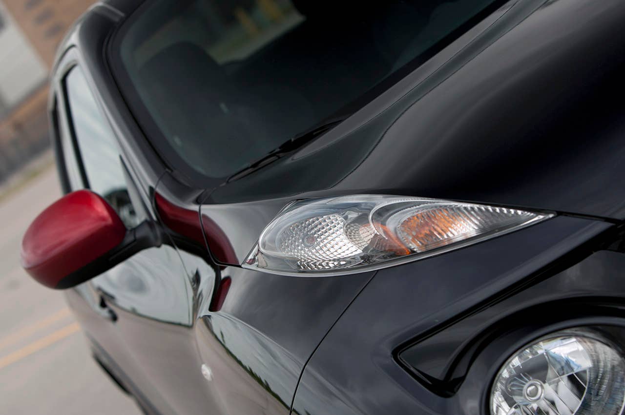 2013 Nissan Juke Nismo headlight