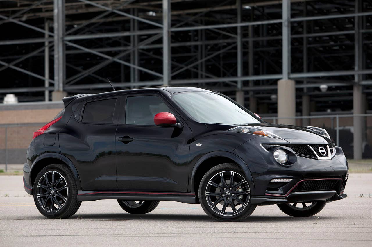 2013 Nissan Juke Nismo front 3/4 view