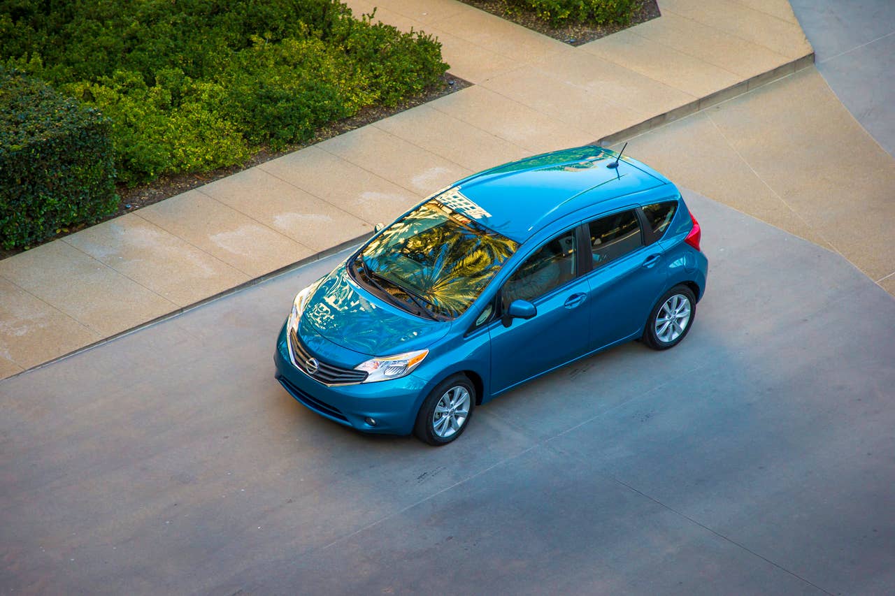 The all-new Versa Note is offered in a range of well-equipped grade levels: S, S Plus and SV, along with top-of-the-line SL Packages. Each is equipped with an advanced 1.6-liter DOHC 4- cylinder engine with dual fuel injection and Twin CVTC (Continuously Variable Timing Control).