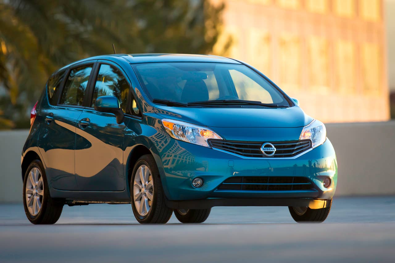 The all-new Versa Note is offered in a range of well-equipped grade levels: S, S Plus and SV, along with top-of-the-line SL Packages. Each is equipped with an advanced 1.6-liter DOHC 4- cylinder engine with dual fuel injection and Twin CVTC (Continuously Variable Timing Control).