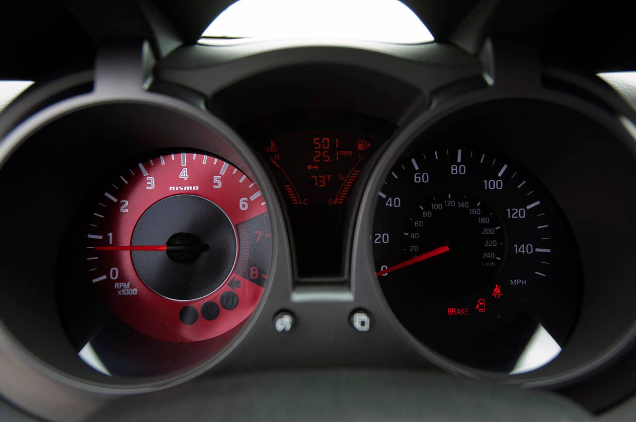 2013 Nissan Juke Nismo gauges