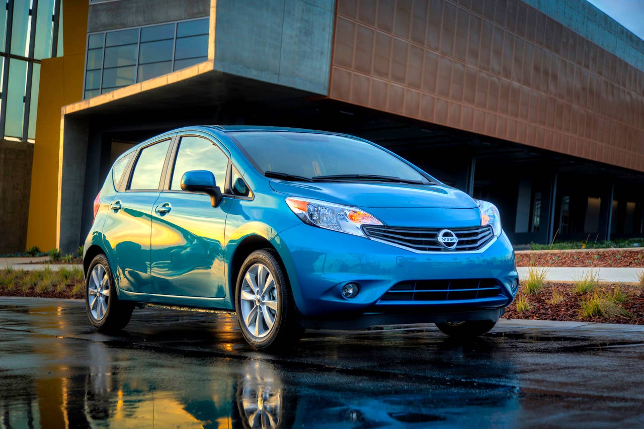 The all-new Versa Note is offered in a range of well-equipped grade levels: S, S Plus and SV, along with top-of-the-line SL Packages. Each is equipped with an advanced 1.6-liter DOHC 4- cylinder engine with dual fuel injection and Twin CVTC (Continuously Variable Timing Control).
