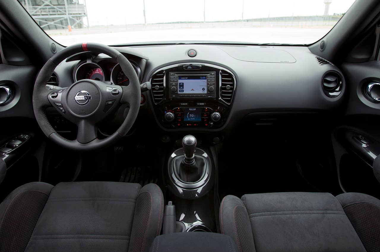2013 Nissan Juke Nismo interior