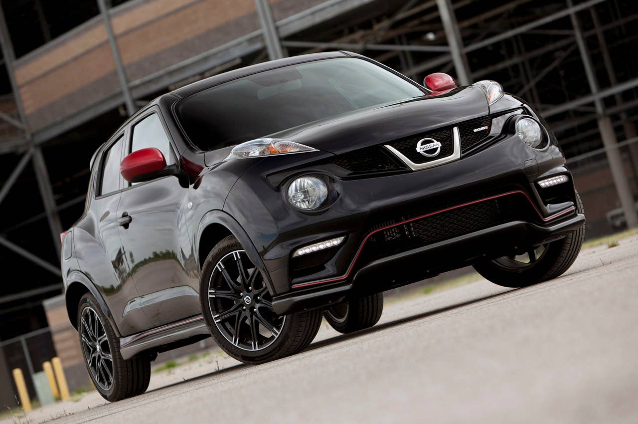 2013 Nissan Juke Nismo front 3/4 view