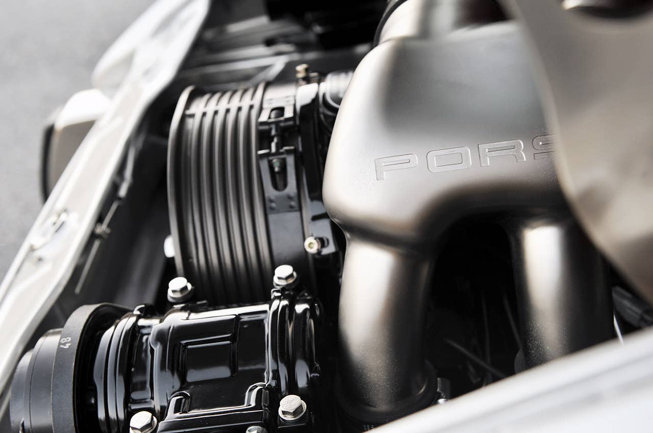Porsche 911 Restored by Singer engine detail