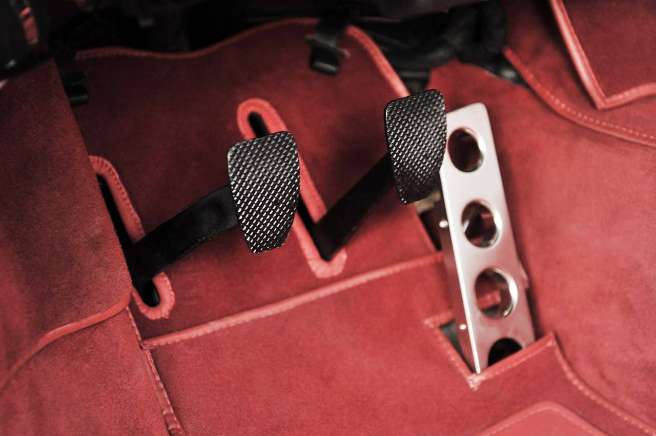 Porsche 911 Restored by Singer pedals