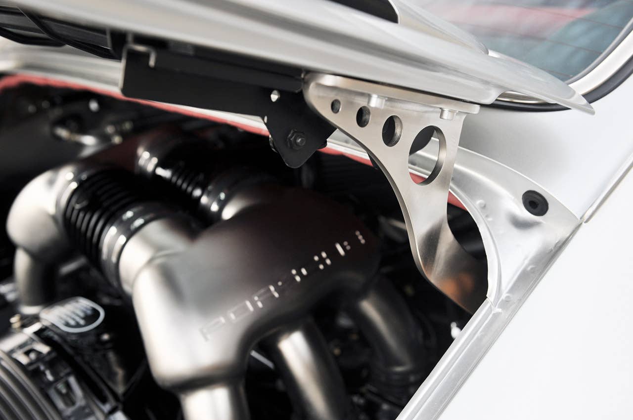 Porsche 911 Restored by Singer engine detail