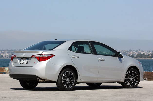 2014 Toyota Corolla rear 3/4 view