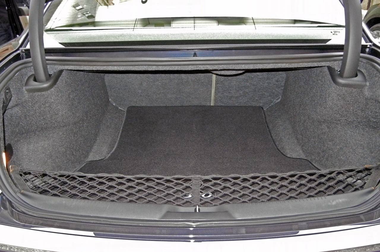 2011 Chrysler 300 trunk