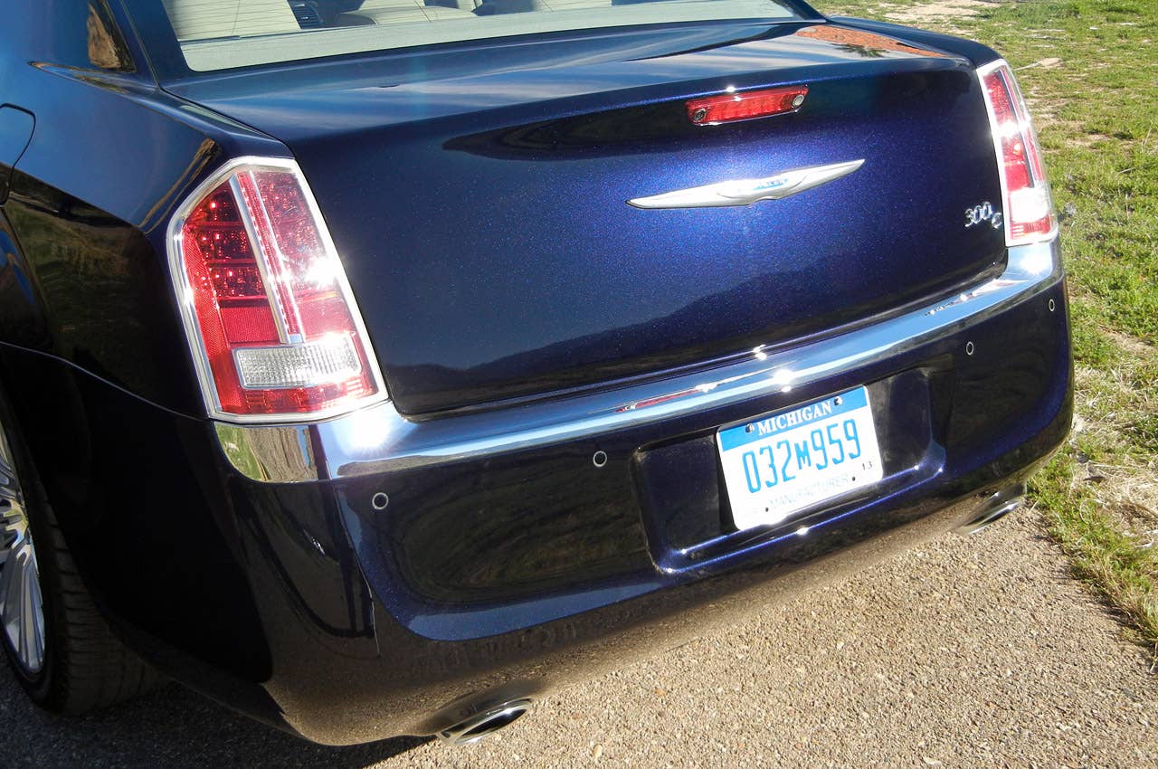 2011 Chrysler 300 rear detail