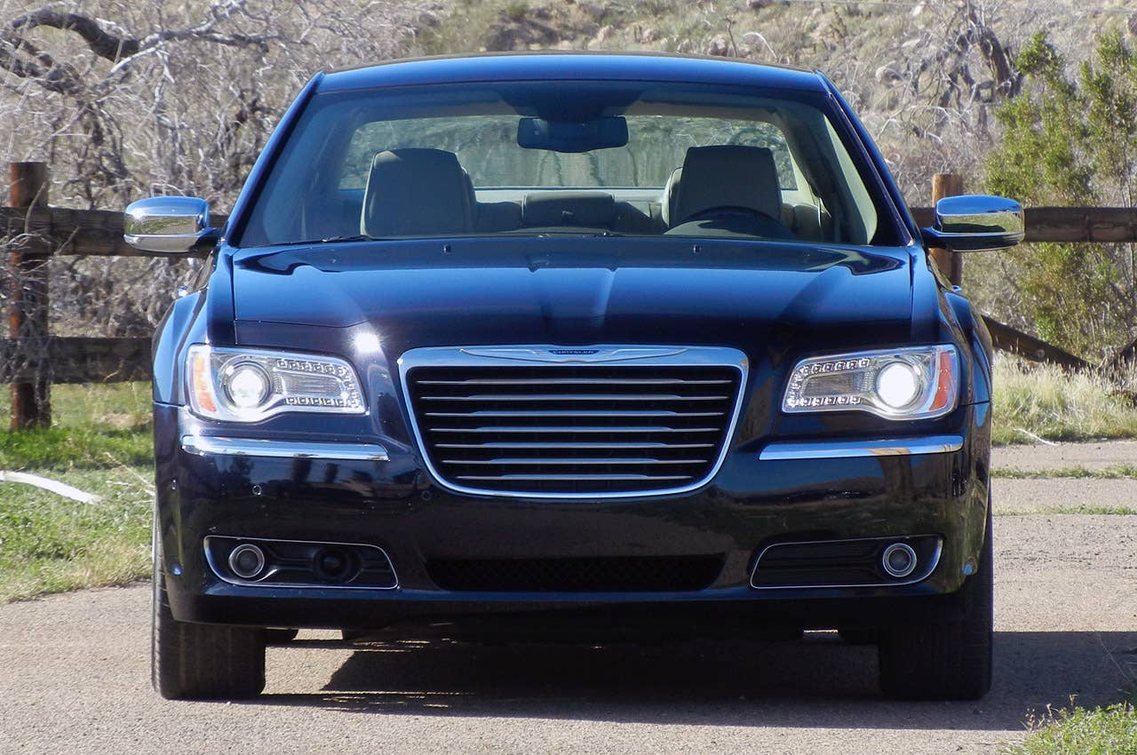 2011 Chrysler 300 front view