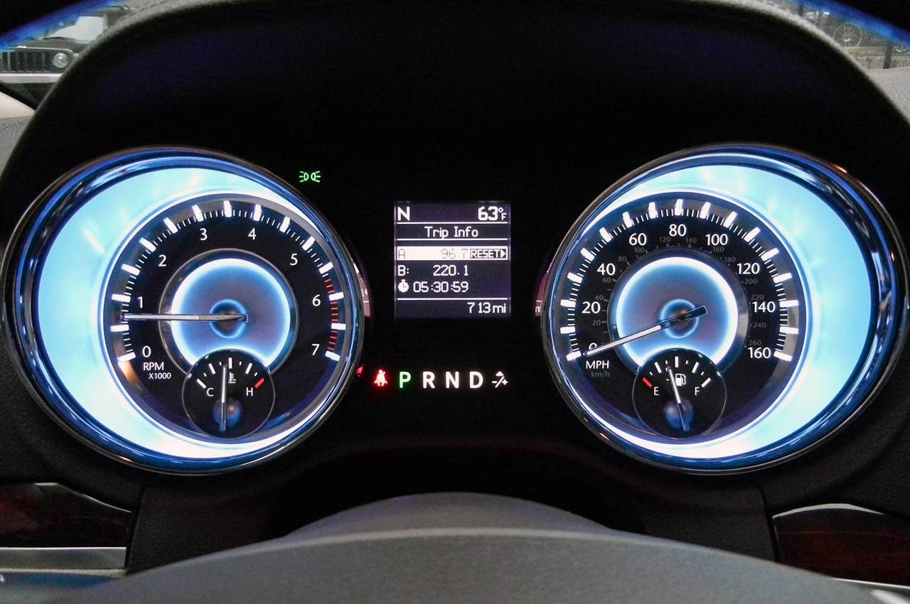 2011 Chrysler 300 gauges
