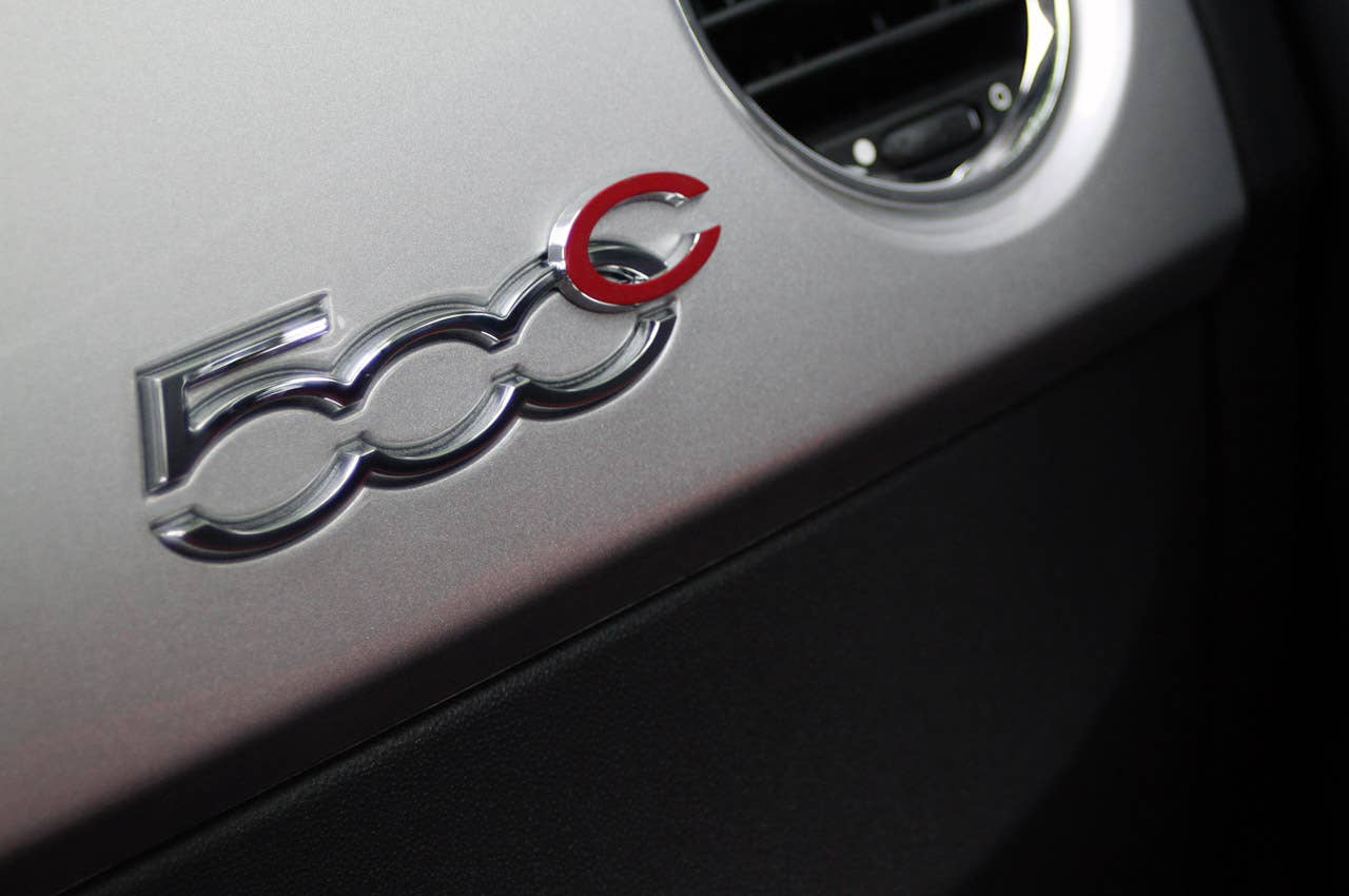 2012 Fiat 500C dash badge