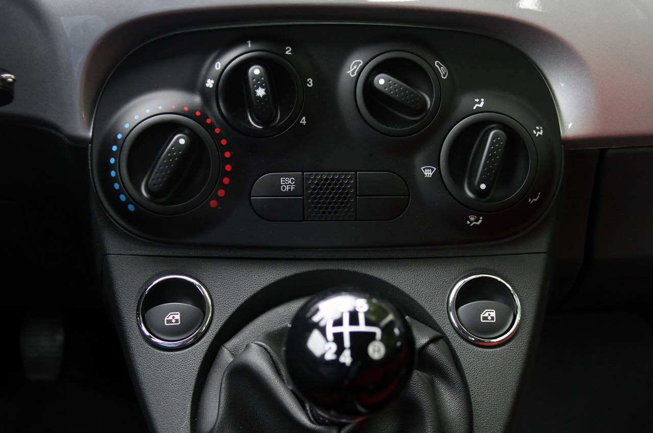 2012 Fiat 500C climate controls