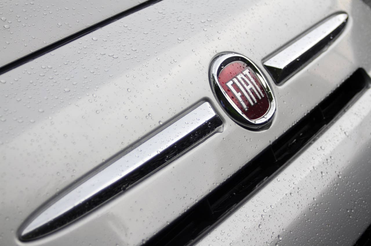 2012 Fiat 500C logo