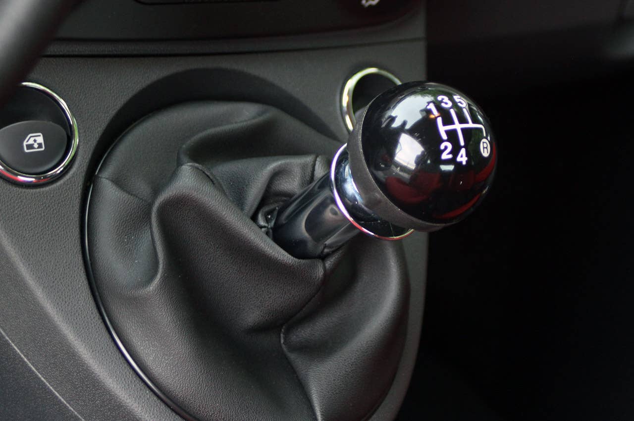 2012 Fiat 500C shifter