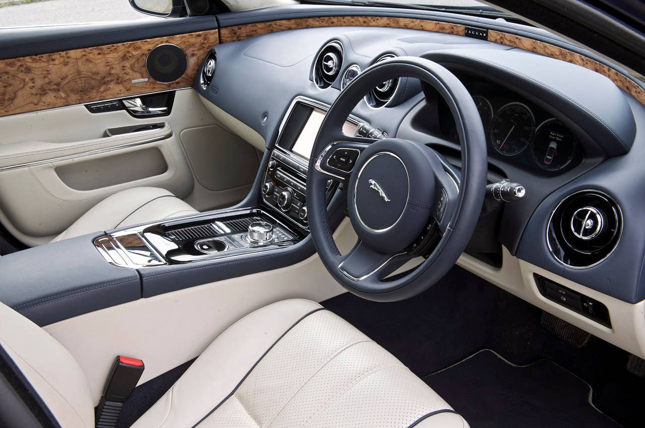 2013 Jaguar XJ V6 interior