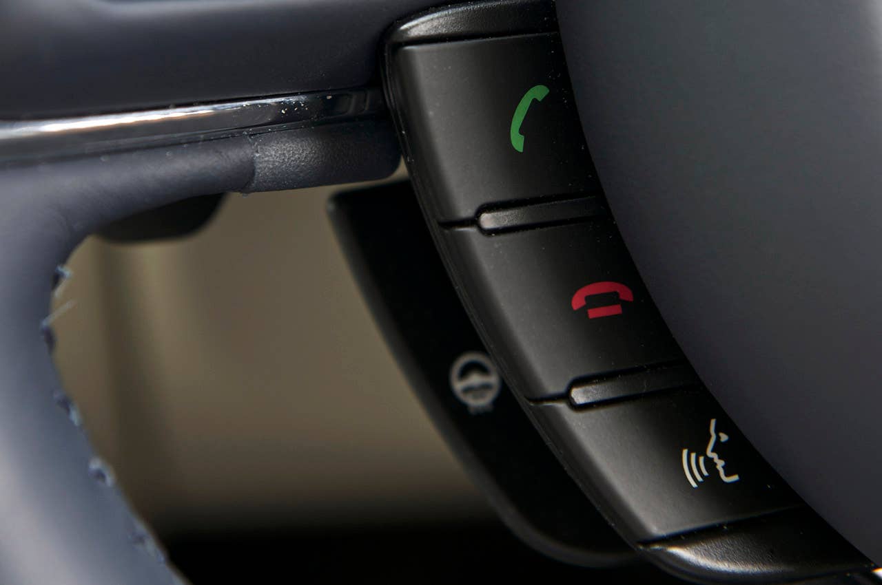 2013 Jaguar XJ V6 steering wheel controls