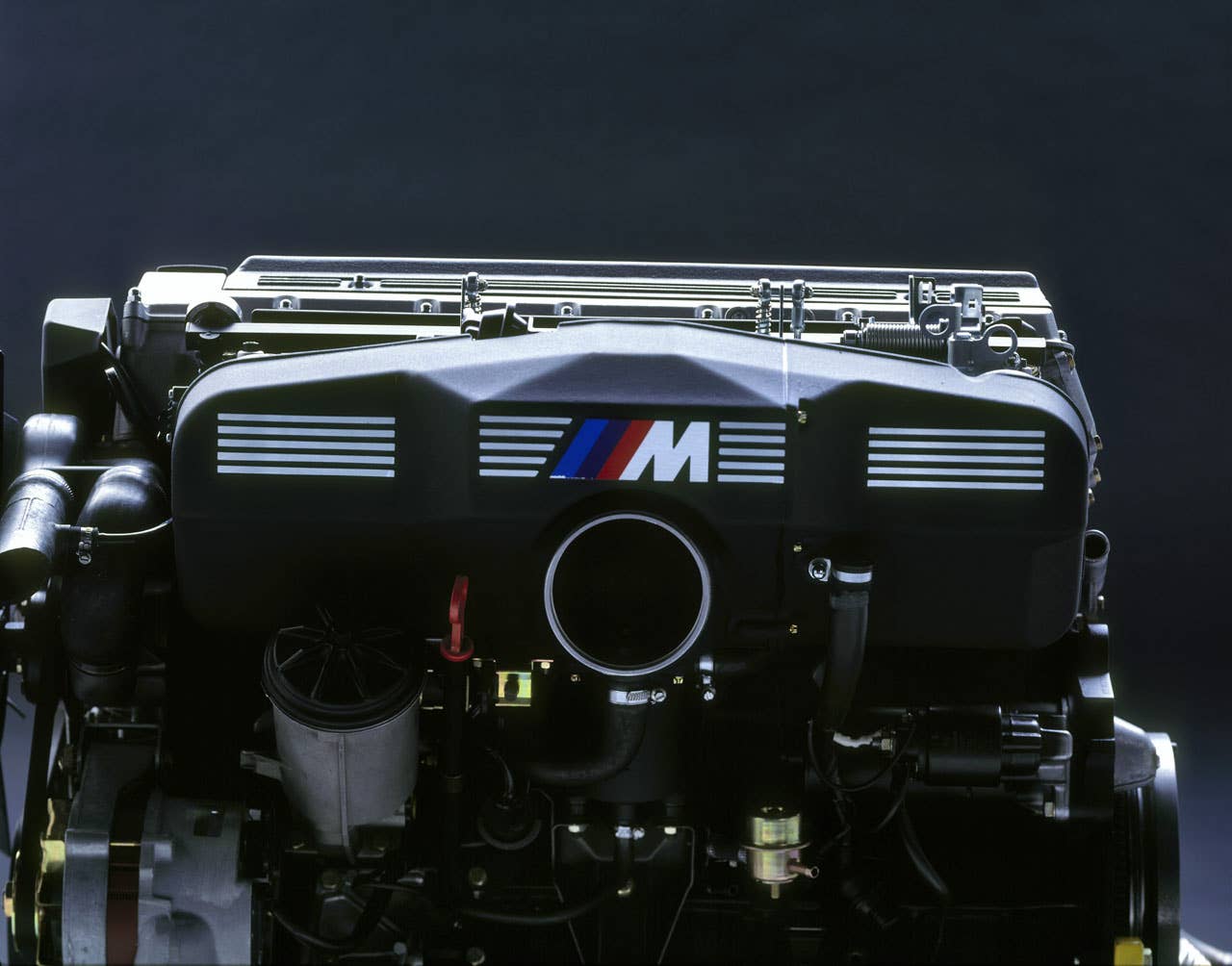 BMW M5 (E 34) engine (intake side)