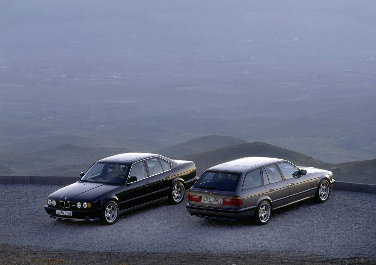 BMW M5 saloon (E 34) and BMW M5 touring (E 34)