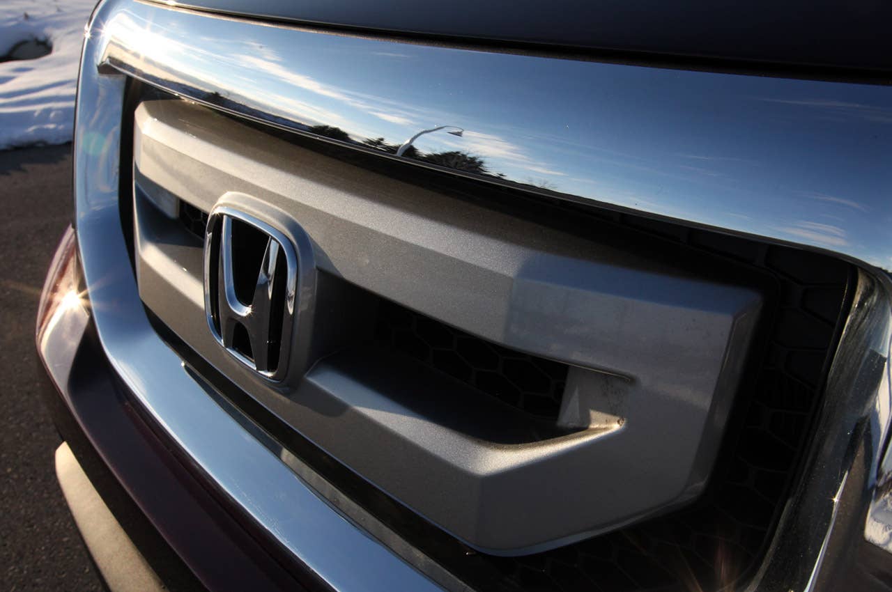 2011 Honda Pilot 4WD Touring grille