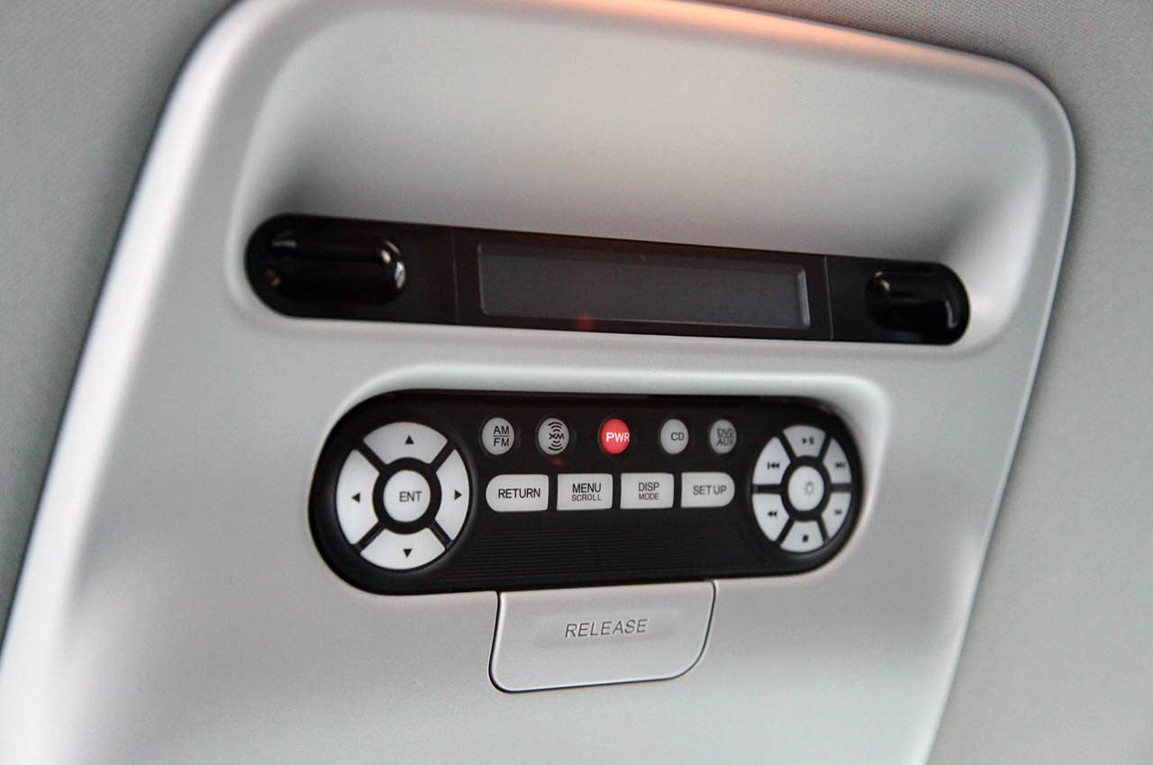 2011 Honda Pilot 4WD Touring rear seat multimedia system