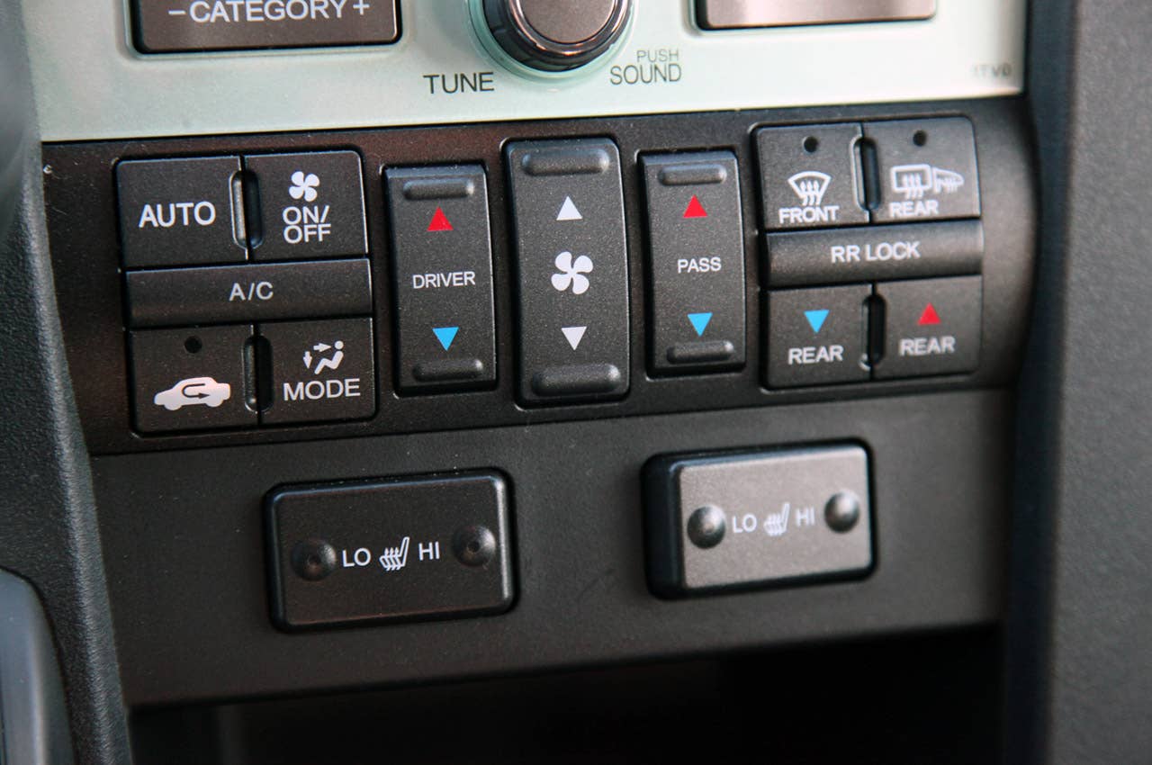 2011 Honda Pilot 4WD Touring climate controls