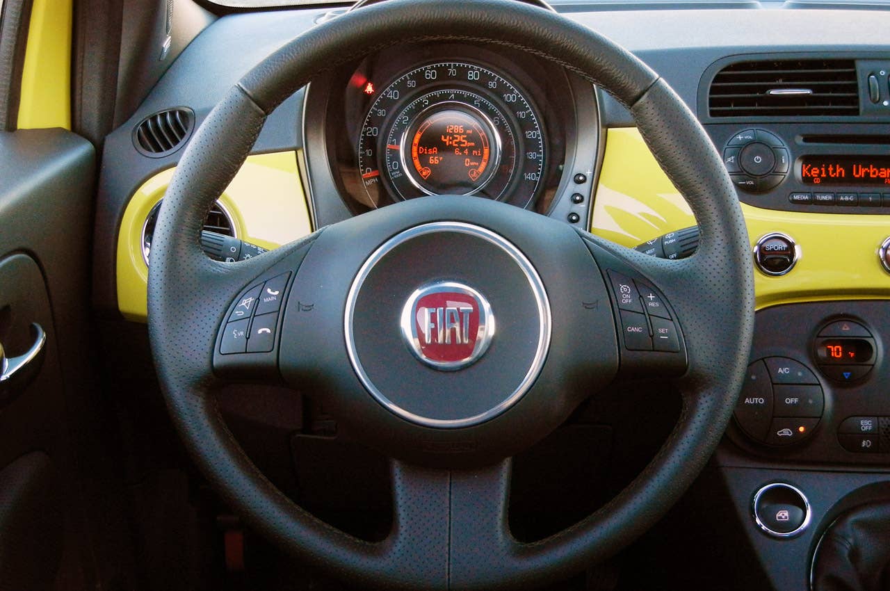 2012 Fiat 500 steering wheel