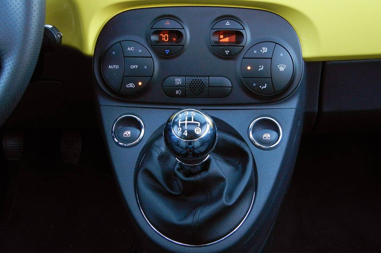 2012 Fiat 500 shifter