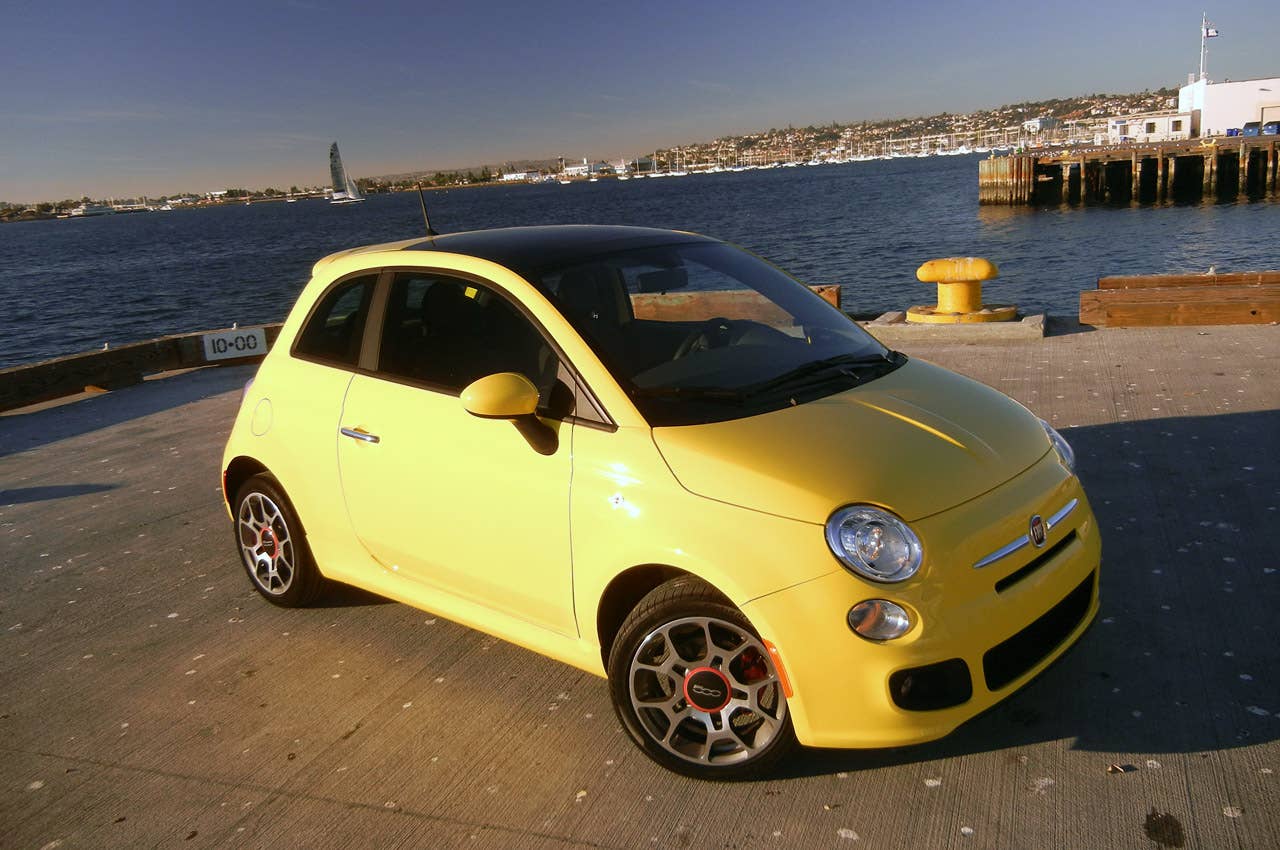 2012 Fiat 500 front 3/4 view
