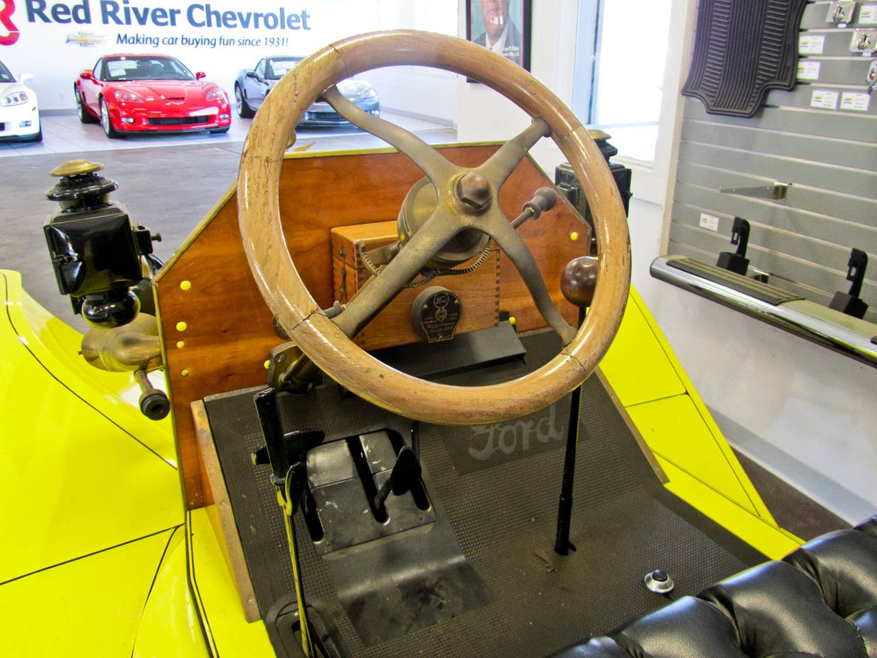 1914 Ford Model T controls
