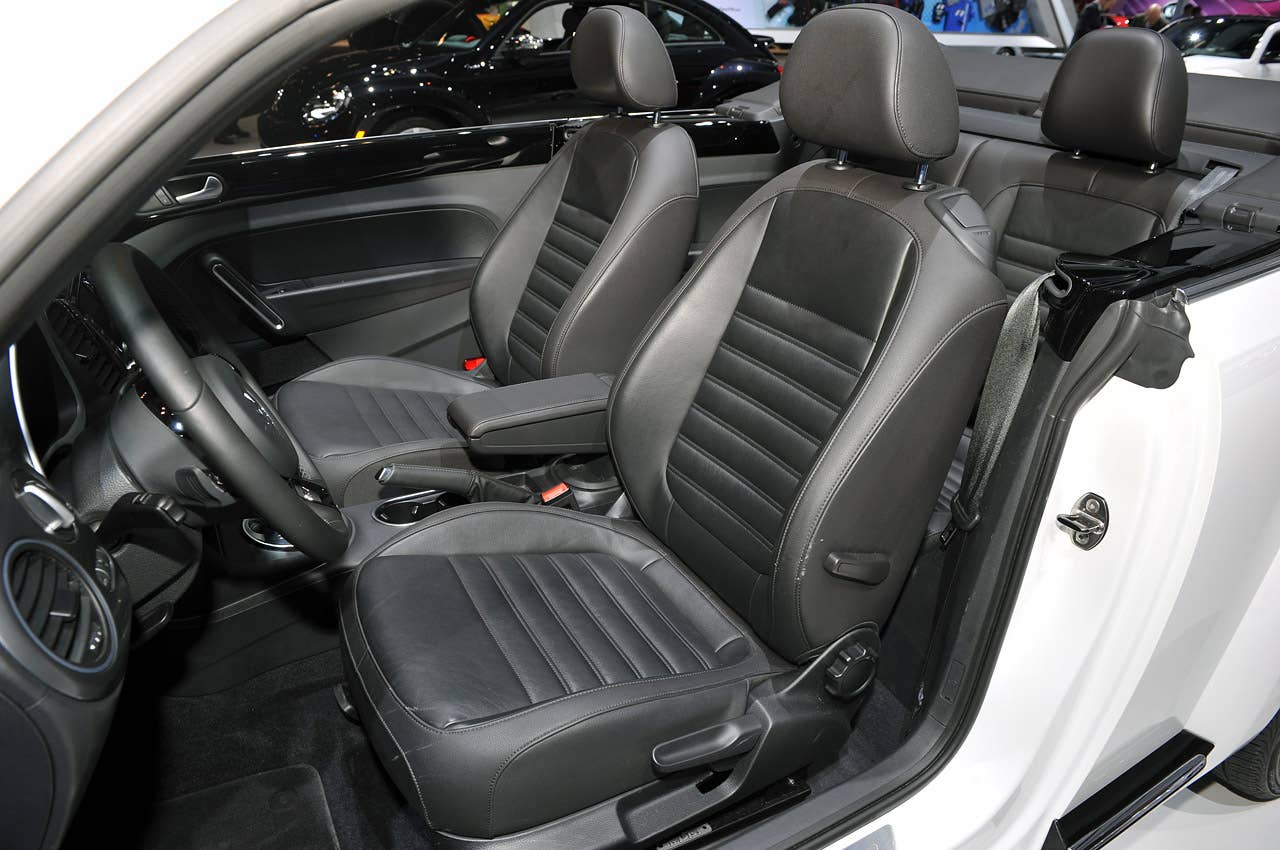 2014 Volkswagen Beetle Convertible gets the R-Line treatment - Autoblog