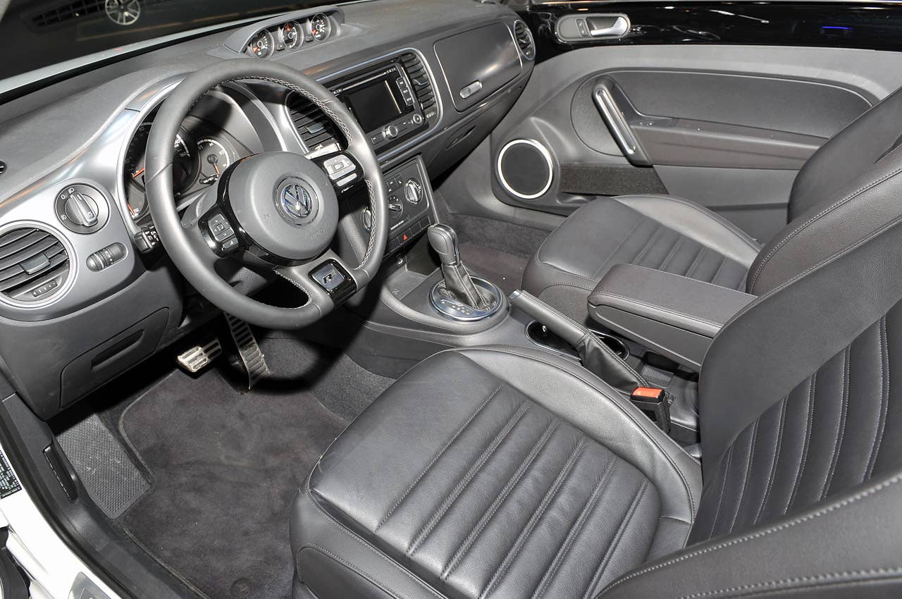 2014 Volkswagen Beetle Convertible gets the R-Line treatment - Autoblog