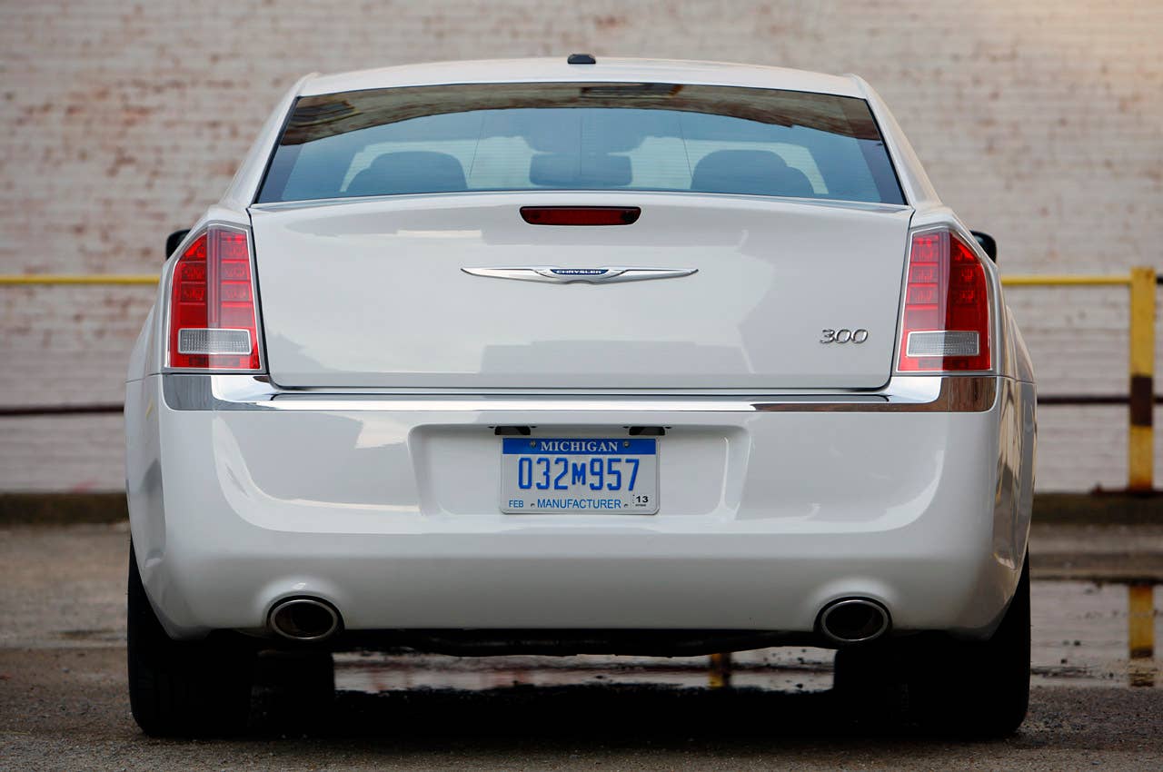 Review: 2011 Chrysler 300 V6 - Autoblog
