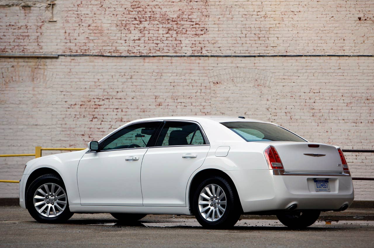 2011 Chrysler 300 rear 3/4 view
