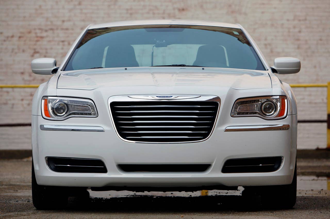 2011 Chrysler 300 front view