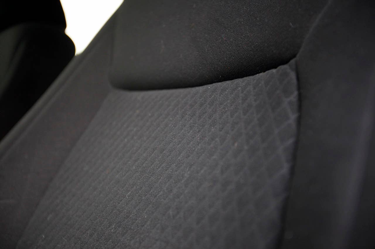 2011 Chrysler 300 seat detail