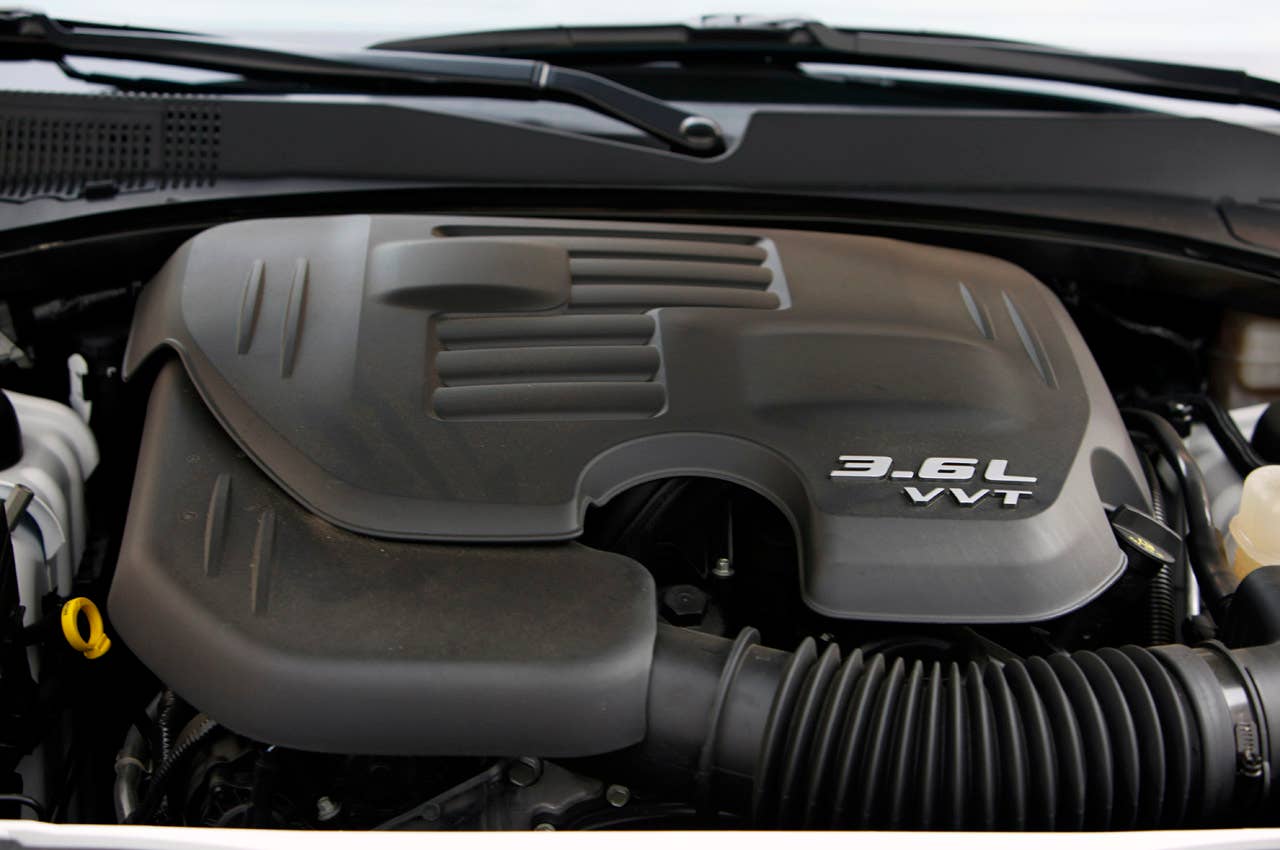 2011 Chrysler 300 engine