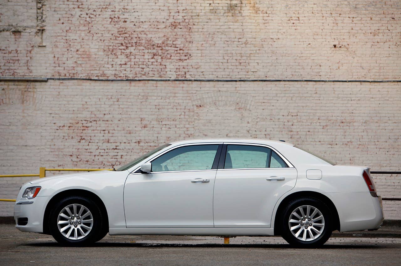 2011 Chrysler 300 side view