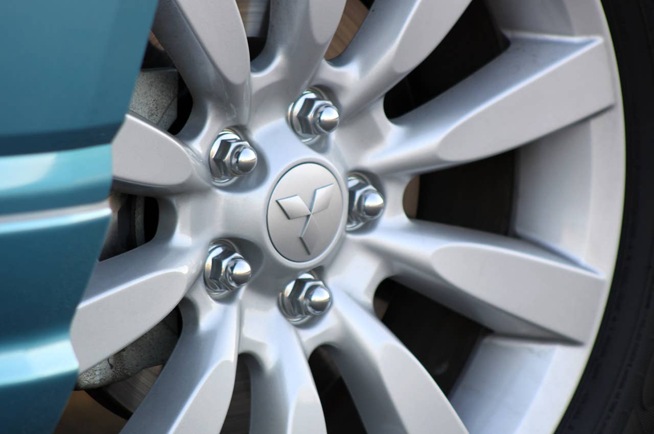 2011 Mitsubishi Outlander Sport SE AWC wheel detail