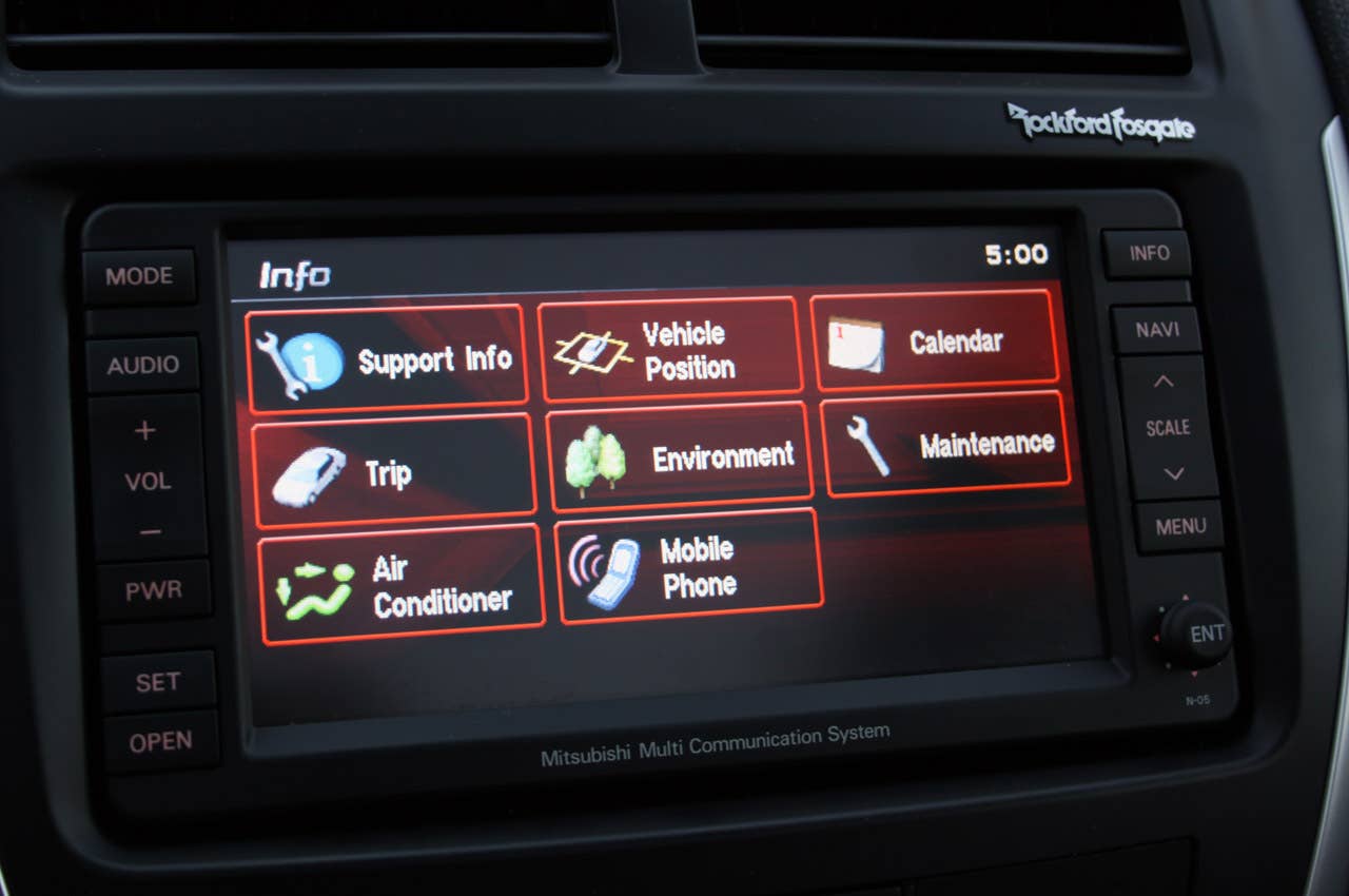 2011 Mitsubishi Outlander Sport SE AWC vehicle info